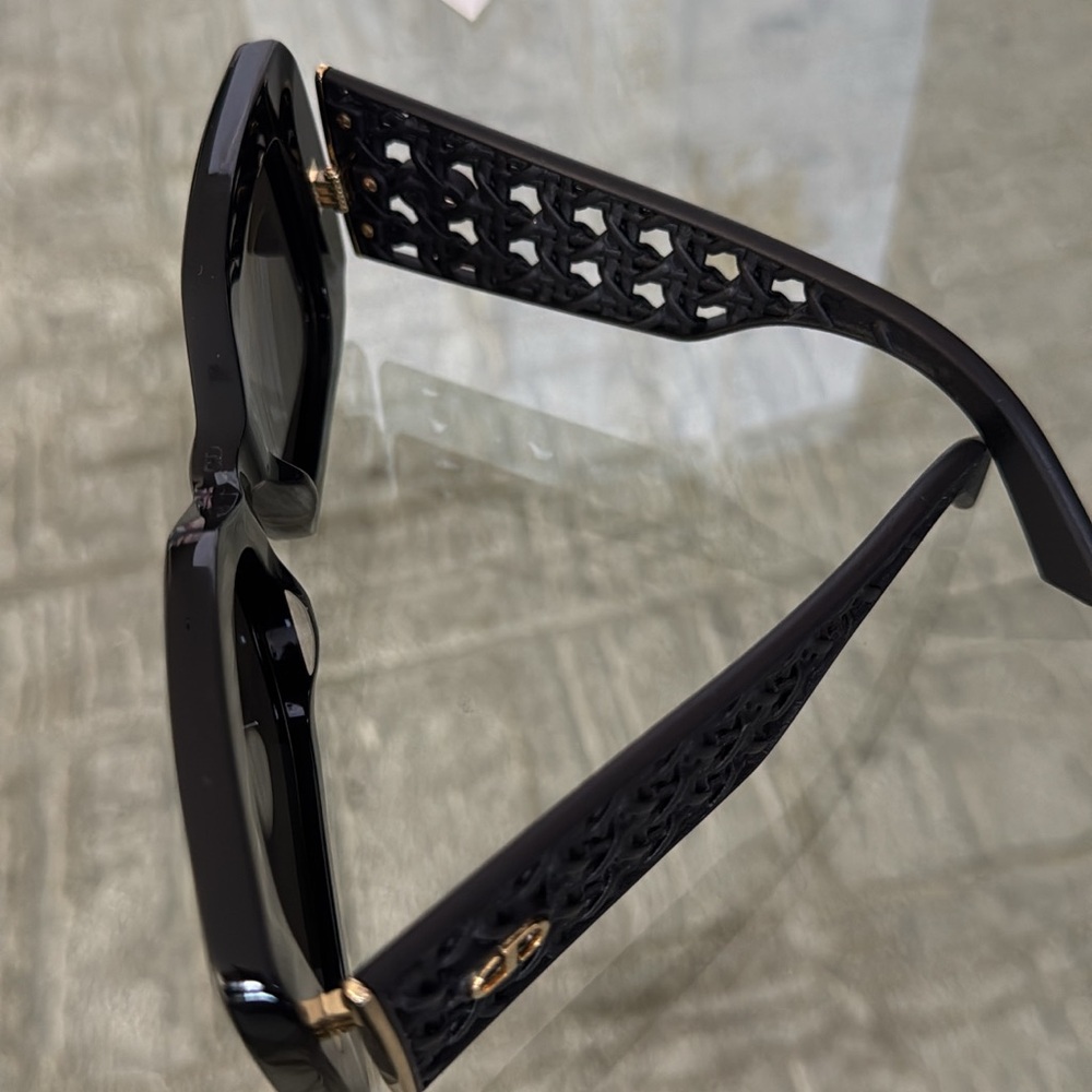 Dior Black Oversized Sunglasses with Geometric Cutout - Picture 7 of 9